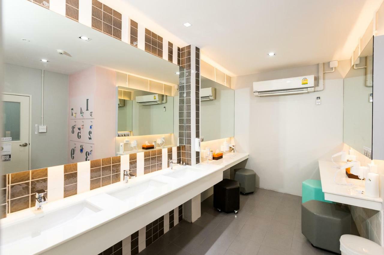 Siam Stadium Hostel Bangkok Zewnętrze zdjęcie